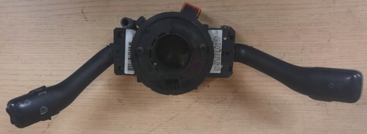 #8L0953513G# ПОДРУЛЕВОЙ ПЕРЕКЛЮЧАТЕЛЬ VW PASSAT B5, фото 1