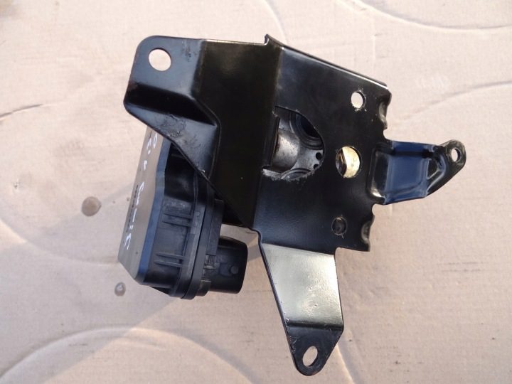 Suzuki OE 56100-76J0 насос ABS, фото 2