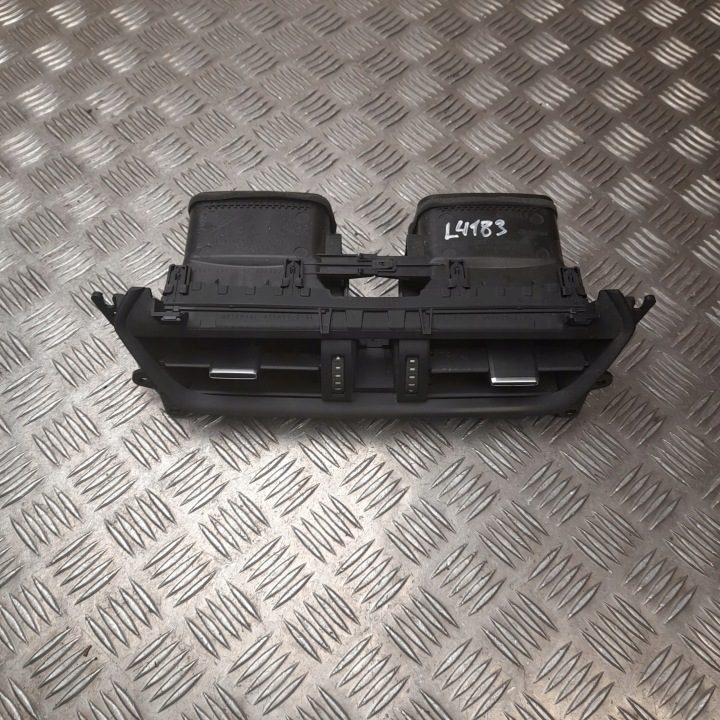 Дефлектор обдува Toyota RAV 4 В 2020 Центральный 5567042190, фото 1
