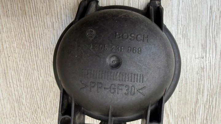 Mercedes W168 W245 W211 заглушка лампы крышка фары передняя 1305239069, фото 3