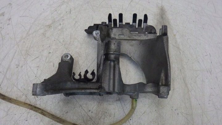 Крепление топливного фильтра Citroen C3 III 1.6 Blue HDI 9678325480, фото 3