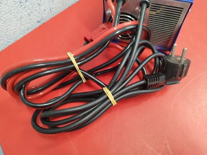 Polar Q1 Зарядное устройство высокого częstotliwości 12V, 24V 3-15A 1Ph 230 Vac, фото 2