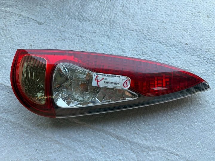 Ориг. EU Toyota Yaris Verso рестайлинг 03-05 фонарь правый задний, фото 1