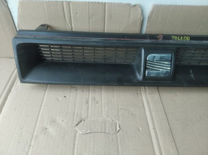 РЕШЕТКА РАДИАТОРА SEAT TOLEDO I 1L0853653, фото 2