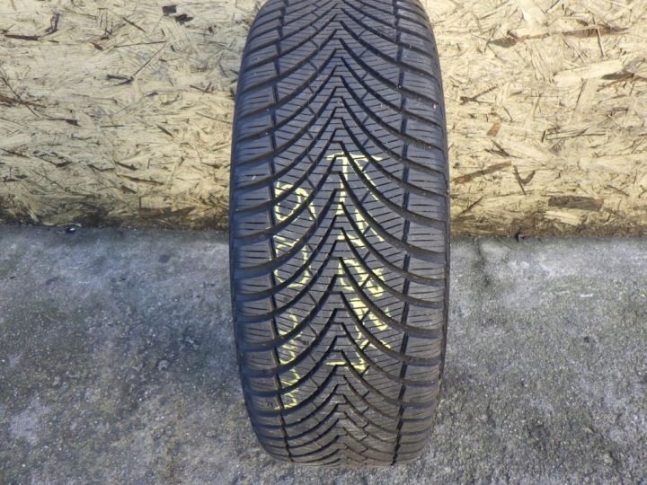 Шина всесезонная Kumho Solus 4S HA32 225/45R19 96 Вт сцепление на снегу (3PMSF), усилитель (XL), фото 2