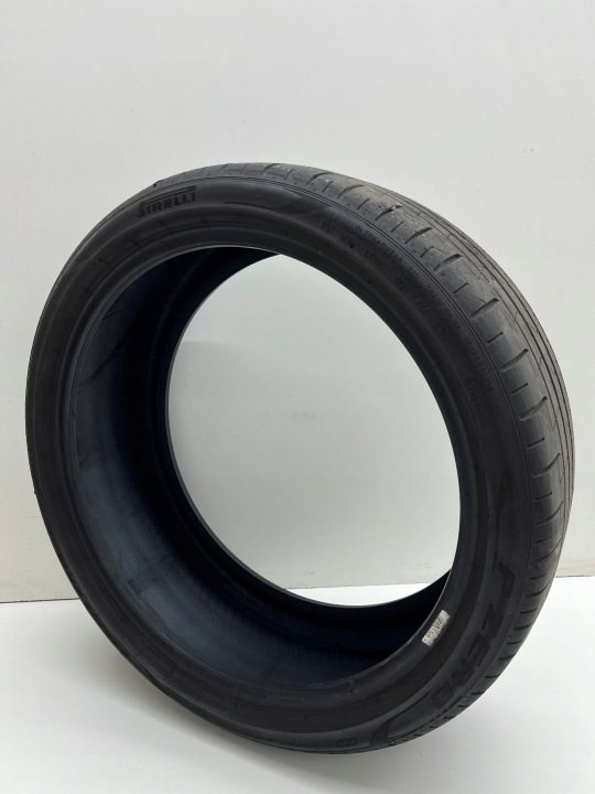 Шина летняя Pirelli P Zero 245/35R19 93 Y усилитель (XL), фото 1