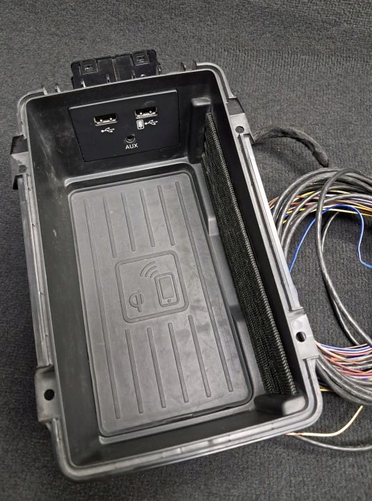 Audi A3 S3 беспроводная зарядка 8V0863300D 4G0035736, фото 2