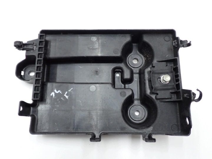 Основание крепление аккумулятора 72521-68P2 Suzuki Swift MK8 VI 24 г., фото 1