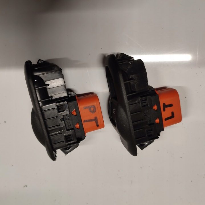 Connect MK2 Tourneo 15 г. кнопка стеклоподъемника левая задняя F1ET14529AA, фото 3