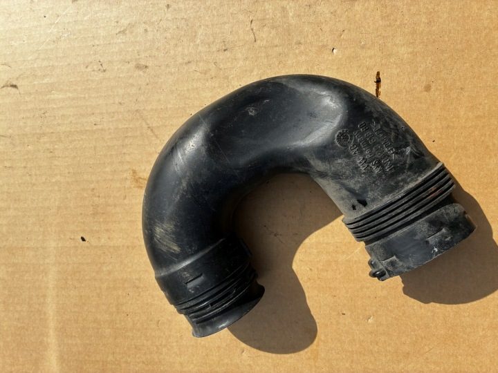 ПАТРУБОК ВОЗДУХА 1K0129618BQ AUDI VW SKODA SEAT ОРИГИНАЛ, фото 2