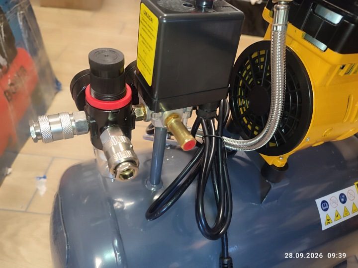 Компрессор безмасляный Powermat PM-KBO-50T 50 l 8 бар, фото 6
