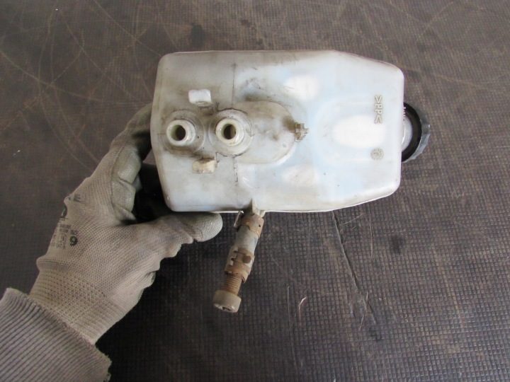 Бачок тормозной жидкости Ford Transit IV 00-06R., фото 5