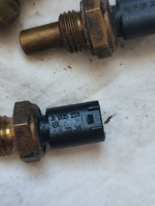 Датчик температура воды A0051532328 W212 W253 W156 Mercedes, фото 2