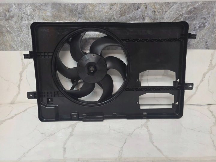 Вентилятор радиатора Mitsubishi Colt Smart 1350A066 A4545001503 оригинальный, фото 1
