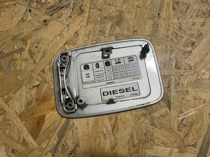 Лючок горловины бензобака Volvo V50 426-26 30716037, фото 2
