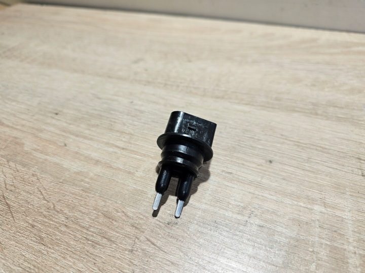 VW AUDI ДАТЧИК УРОВНЯ ЖИДКОСТИ ОМЫВАТЕЛЯ 7M0919376, фото 1