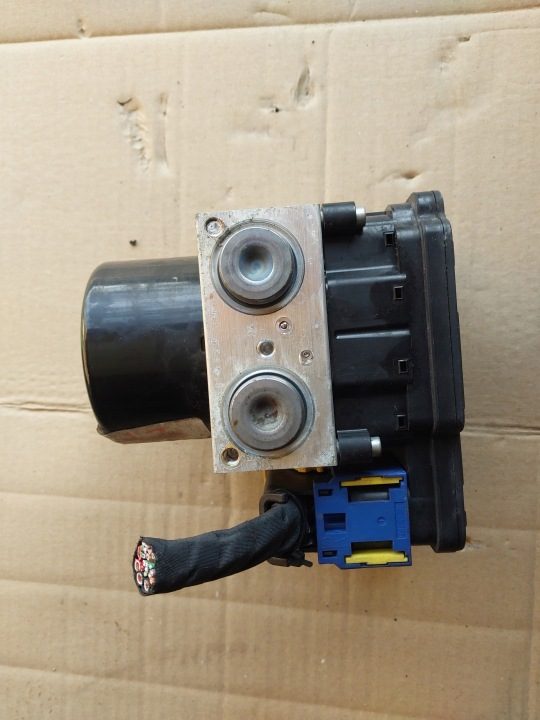 Насос ABS Renault Megane III 476604709R, фото 4