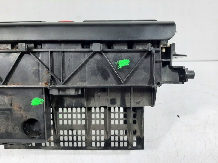 AUDI A4 B5 99 г. РАМКА СРЕДНЯЯ ПОДСТАКАННИК 8D0858005M 8D0862534A, фото 8