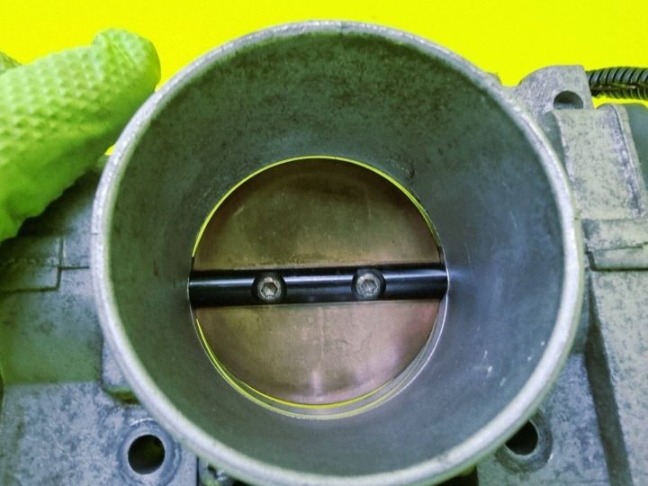 36050563 Дроссельная заслонка воздуха Volvo S60 I S80 I S70 I V70 I XC70 I, фото 4