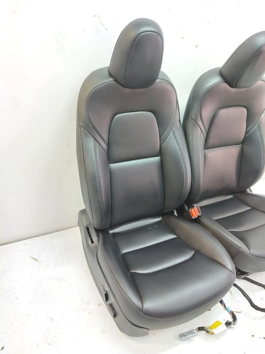 TESLA MODEL Y 2022 г. ДИВАНЫ СИДЕНЬЯ ПЕРЕДНИЕ ЗАДНИЕ КОМПЛ., фото 2
