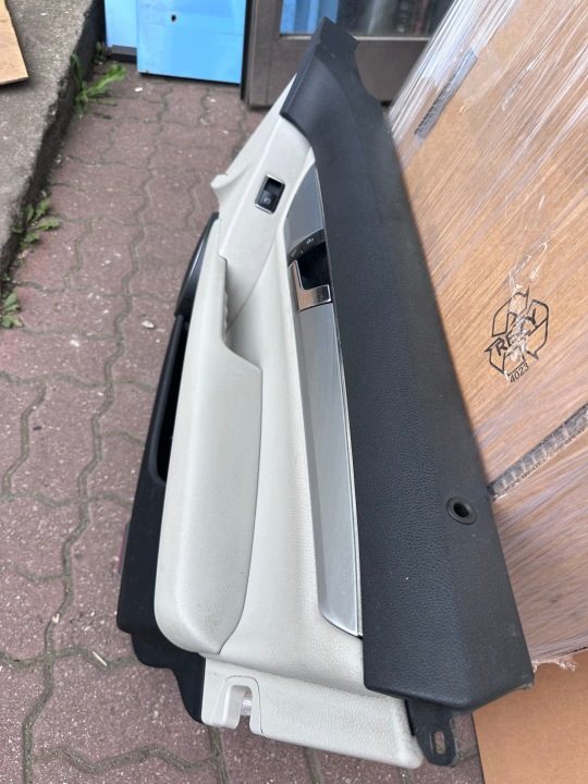 MERCEDES C КЛАСС W204 ОБШИВКА ДВЕРИ ПЕРЕДНЯЯ PODŚWIET LED SIWA КОЖА, фото 5