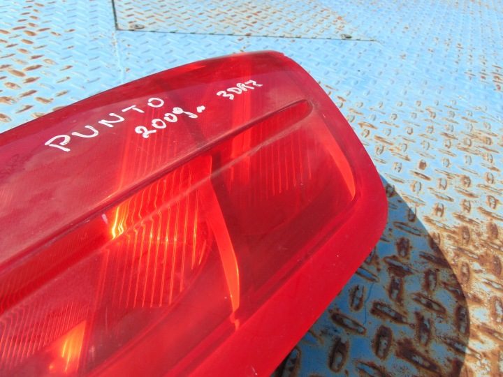 Fiat Grande Punto 2009 Фонарь задний, фото 3