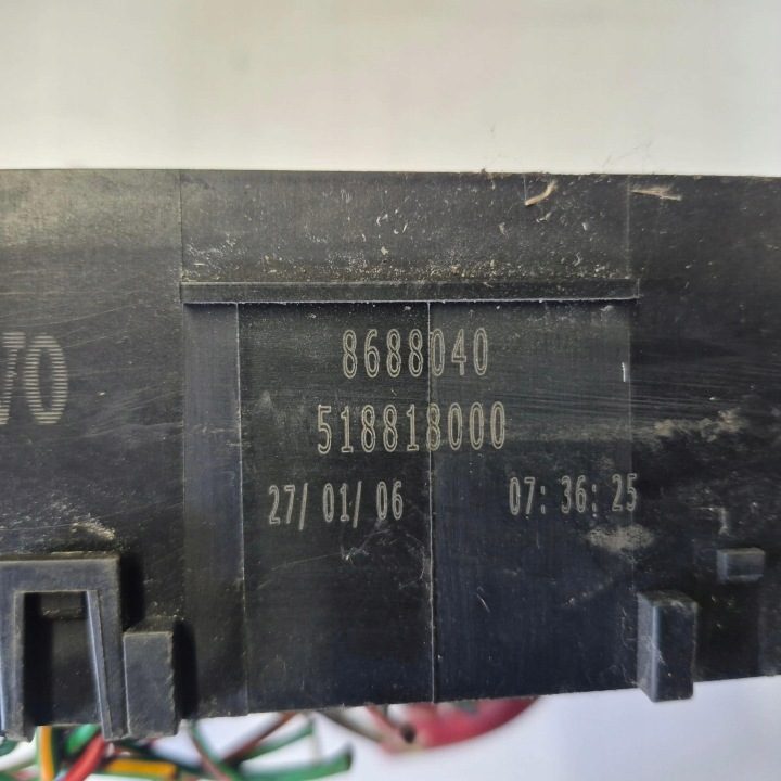 Блок предохранителей Volvo S60 I 8688040 518818000, фото 3