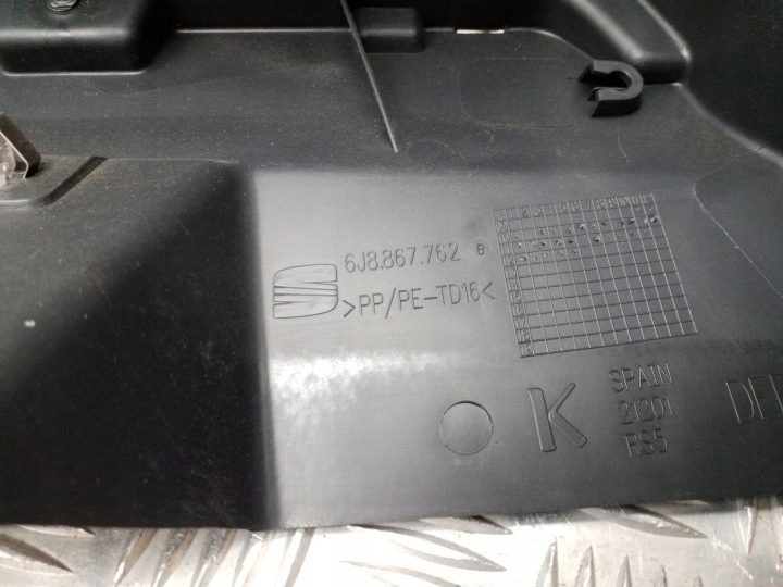 2012 Seat Ibiza IV (6J,6P) Крепление полки/шторки багажника 6J8867762B, фото 7