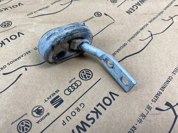 GD Audi A4 A5 кронштейн крепление глушителя 8K0253144A 16 л.с., фото 1