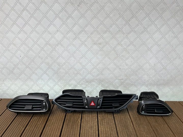 HYUNDAI i30 III 16-23 РЕШЕТКИ ОБДУВА СРЕДНИЕ ПРАВЫЕ ЛЕВЫЕ КОМПЛЕКТ EU, фото 1