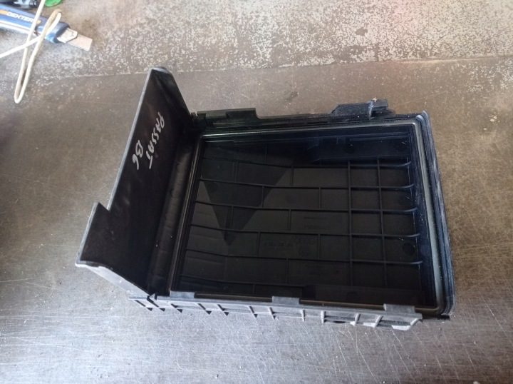 VW SEAT SKODA - КРЫШКА БЛОКА ПРЕДОХРАНИТЕЛЕЙ 1K0937132F, фото 2