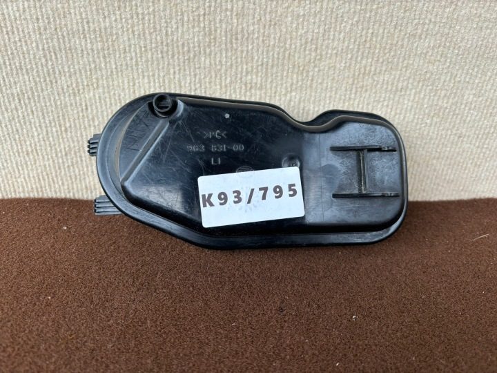 VW Polo 6N рестайлинг 99-01 год левый крышка заглушка фары 963831-00 K93/795, фото 1