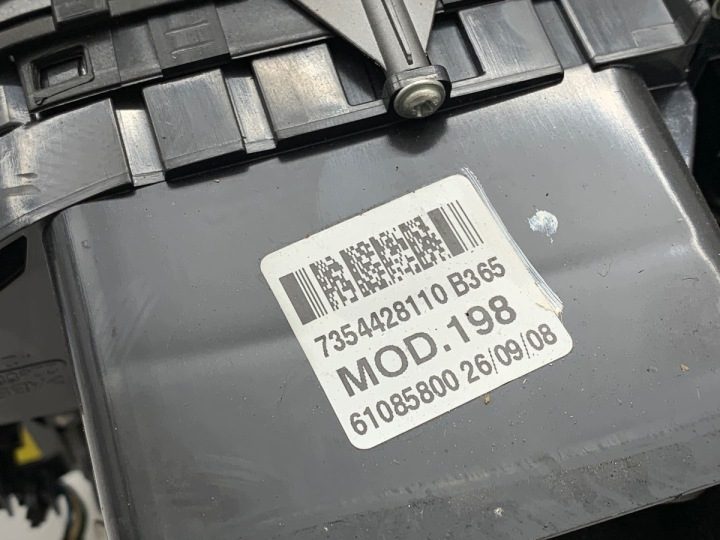 ДЕФЛЕКТОР ОБДУВА ПЕРЕДНИЙ РАМКА МАГНИТОЛЫ FIAT BRAVO II 7354428110 Хэтчбек, фото 4