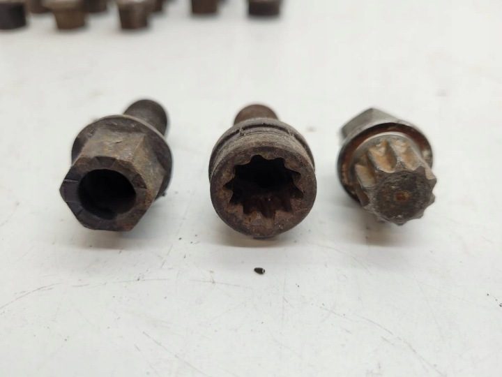 Болты шпильки гайки колес комплект M14X1,5 VW Passat B6, фото 3