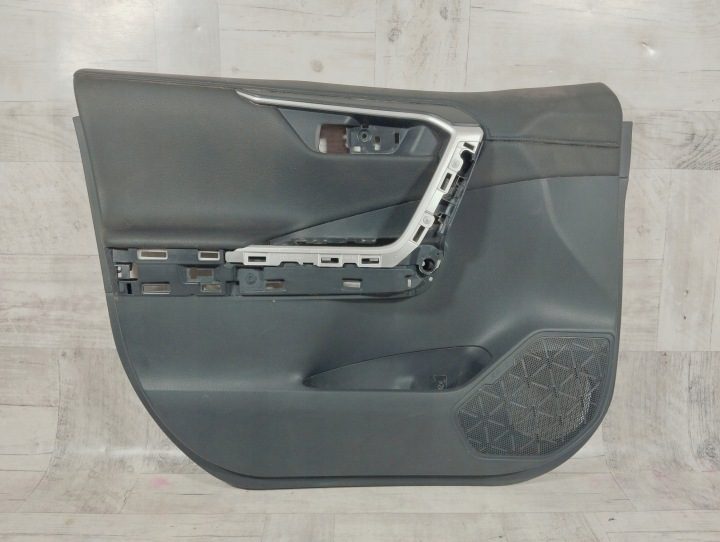 TOYOTA RAV4 V 19- ОБШИВКА ДВЕРИ ЛЕВАЯ ПЕРЕДНЯЯ 67612-X1B33, фото 1