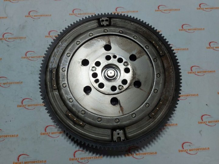 BMW F10 F20 F30 2.0 дизель N47D20C EURO5 двухмассовый маховик 415055210, фото 1