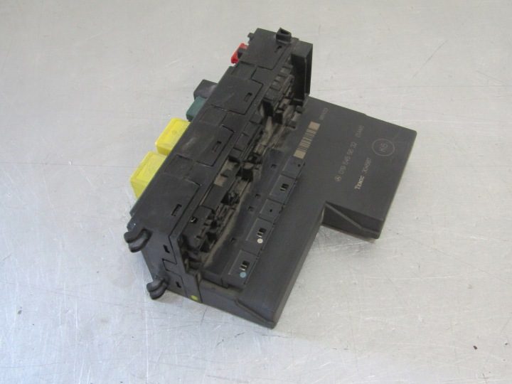 Блок предохранителей Mercedes W210 0025451901, фото 2