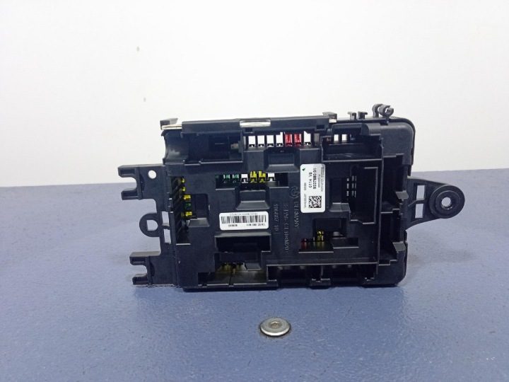 BMW 3 2.0 дизель 163 л.с. F31 блок предохранителей 9337880 N47D20C, фото 2