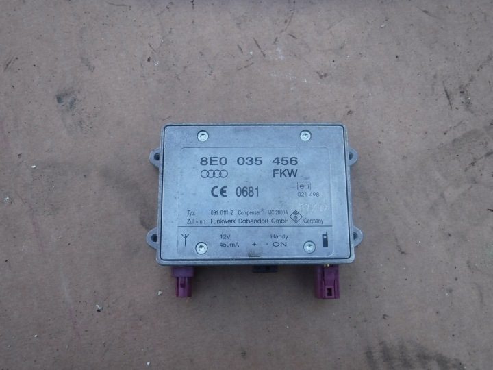 УСИЛИТЕЛЬ АНТЕННЫ VW AUDI SKODA 8E0035456, фото 1