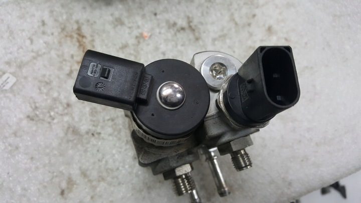 Клапан регулировки распределитель VW AUDI SEAT SKODA 5R3906011 разборка, фото 3