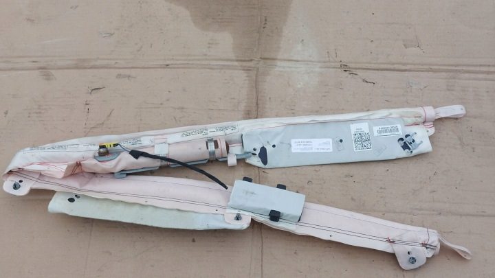 Seat Leon II рестайлинг шторка воздуха правая Airbag 1P0880742E, фото 1