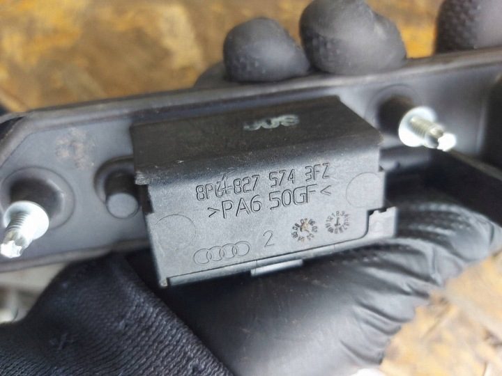 МОЛДИНГ КОНЦЕВИК КРЫШКИ ПОДСВЕТКА НОМЕРА 8P4827574 AUDI A3 8P РЕСТАЙЛИНГ, фото 3