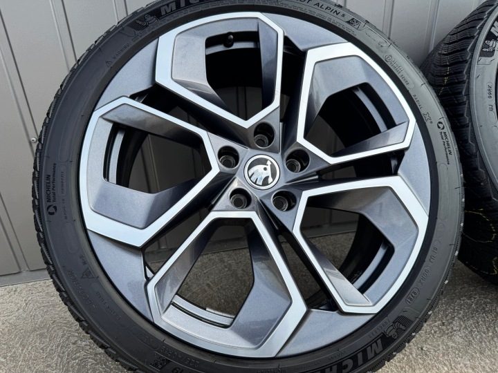 OEM КОЛЕСА ЗИМНИЕ SKODA OCTAVIA IV RS NX 225/40/19 Michelin Alpin5, фото 5