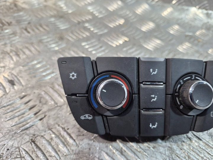 БЛОК УПРАВЛЕНИЯ КЛИМАТОМ ОБДУВА OPEL ASTRA J 1,6 бензин ГОД 10-15 13435154 28395666, фото 2