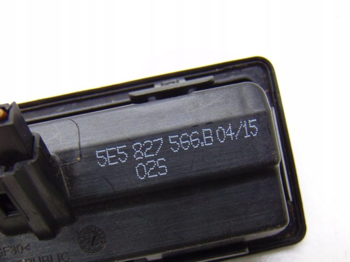 РУЧКА КРЫШКИ БАГАЖНИКА КОНЦЕВИК ЗАДНИЙ SKODA OCTAVIA III 5E5827566B, фото 4