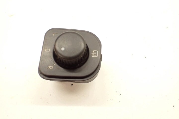 ПЕРЕКЛЮЧАТЕЛЬ РЕГУЛИРОВКИ ЗЕРКАЛ VW GOLF V УНИВЕРСАЛ 5D 03-09R 1K0959565H, фото 2