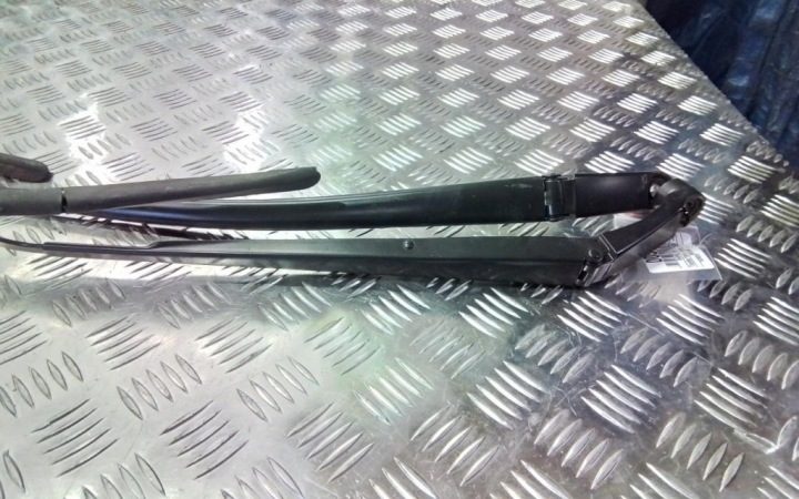 TOYOTA YARIS CROSS ПОВОДКИ ДВОРНИКОВ EUR КОМПЛ., фото 2