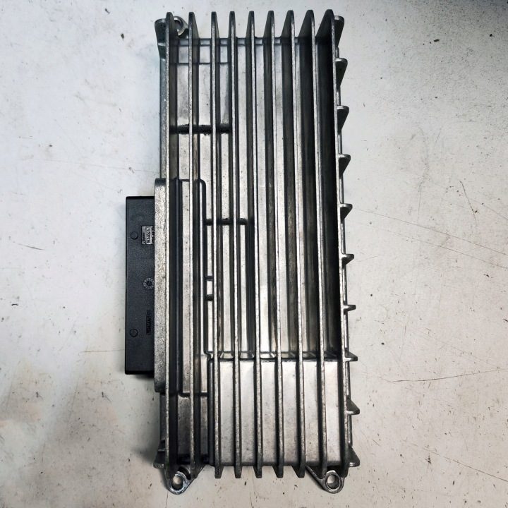 AUDI A4 B8 усилитель 8T0035223AB, фото 1