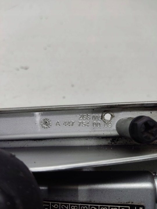 Лючок горловины бензобака Mercedes Vito A447 A4477540009, фото 12