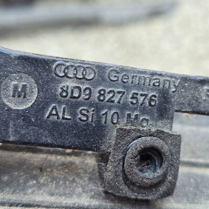 AUDI A3 8L A4 B5 РЕСТАЙЛИНГ НАКЛАДКА МОЛДИНГ НОМЕРНОГО ЗНАКА LZ9W, фото 3